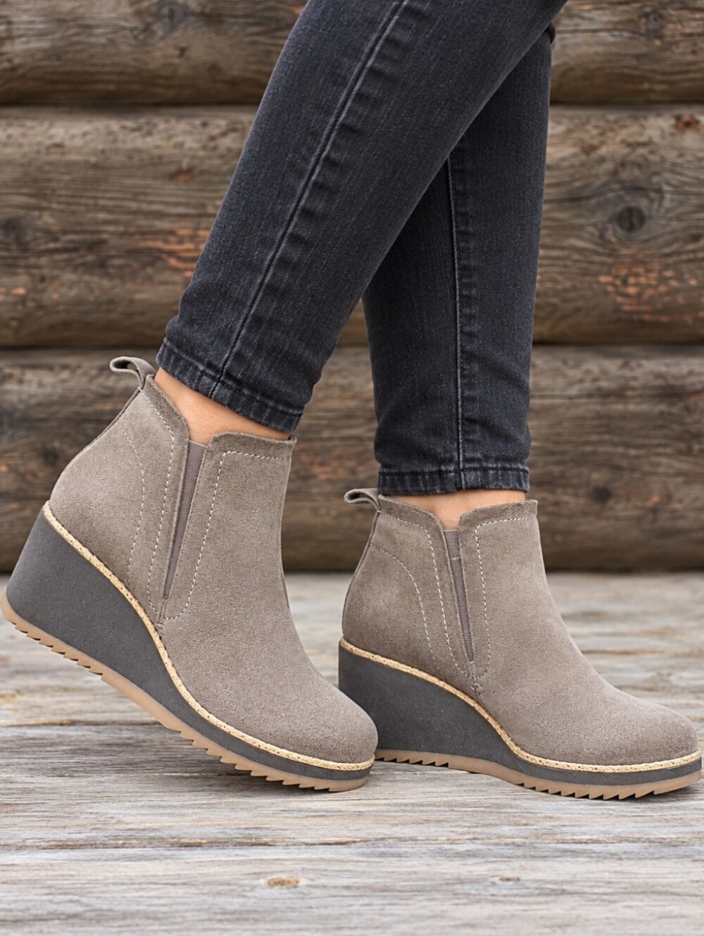 Sofft Emeree Y2K Boho Minimalist Suede Chelsea Comfort Wedge Ankle Boots 7.5M
